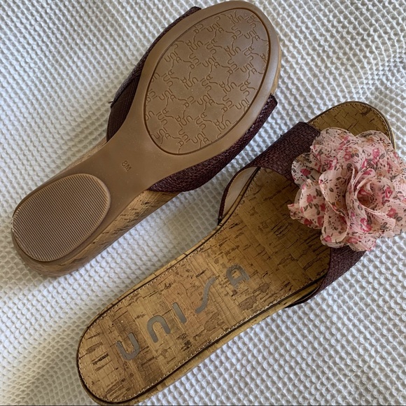Unisa Wedge Sandals with Soft Petals Brown Size 8M - Picture 7 of 8